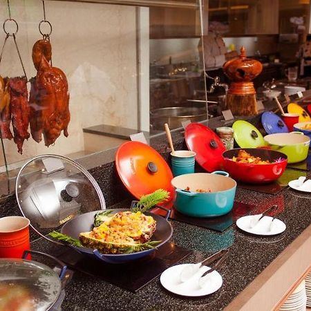 Plaza International Hotel Tajcshung Kültér fotó